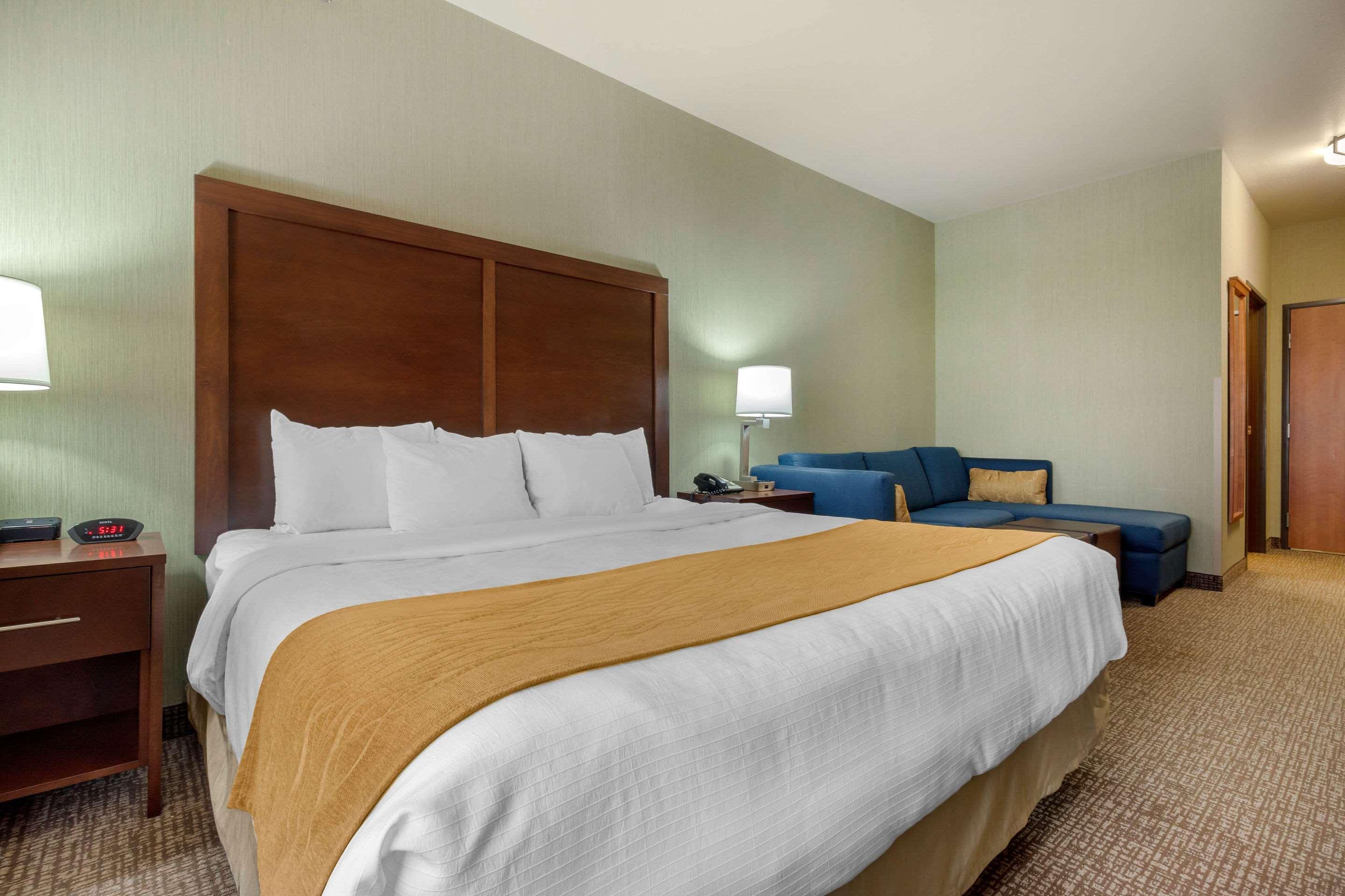 Comfort Inn & Suites Mitchell I-90 Εξωτερικό φωτογραφία