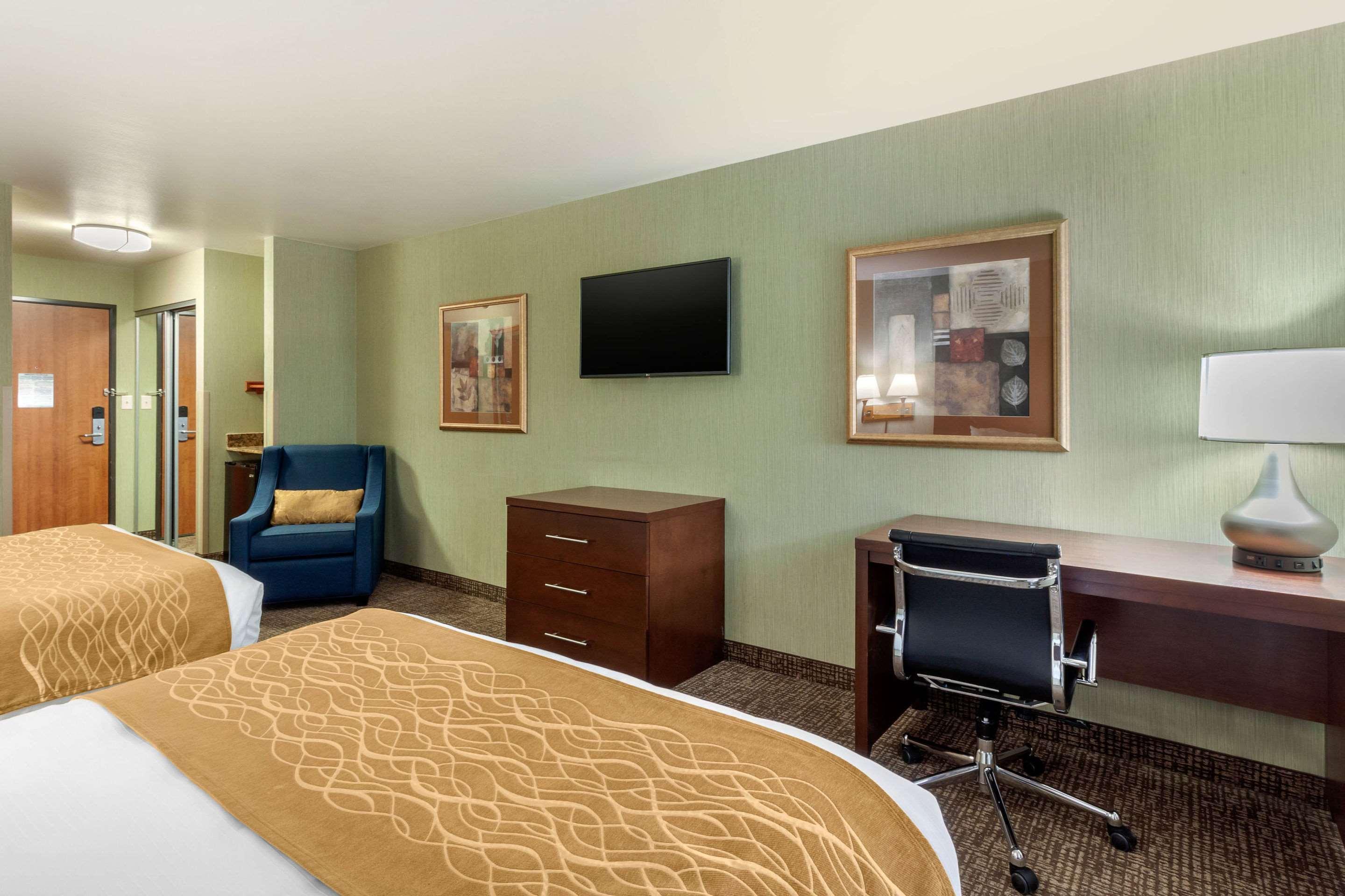 Comfort Inn & Suites Mitchell I-90 Εξωτερικό φωτογραφία