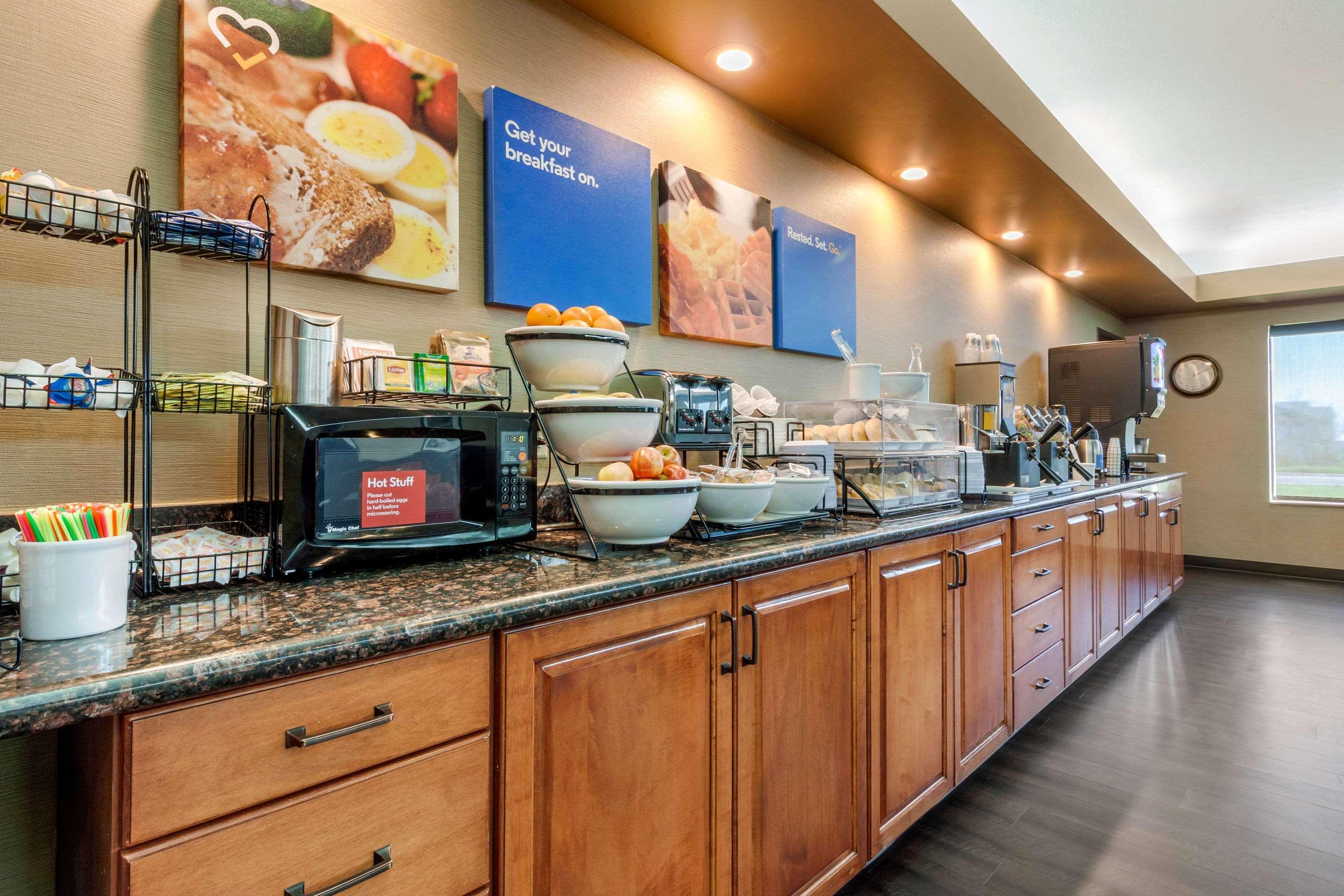 Comfort Inn & Suites Mitchell I-90 Εξωτερικό φωτογραφία