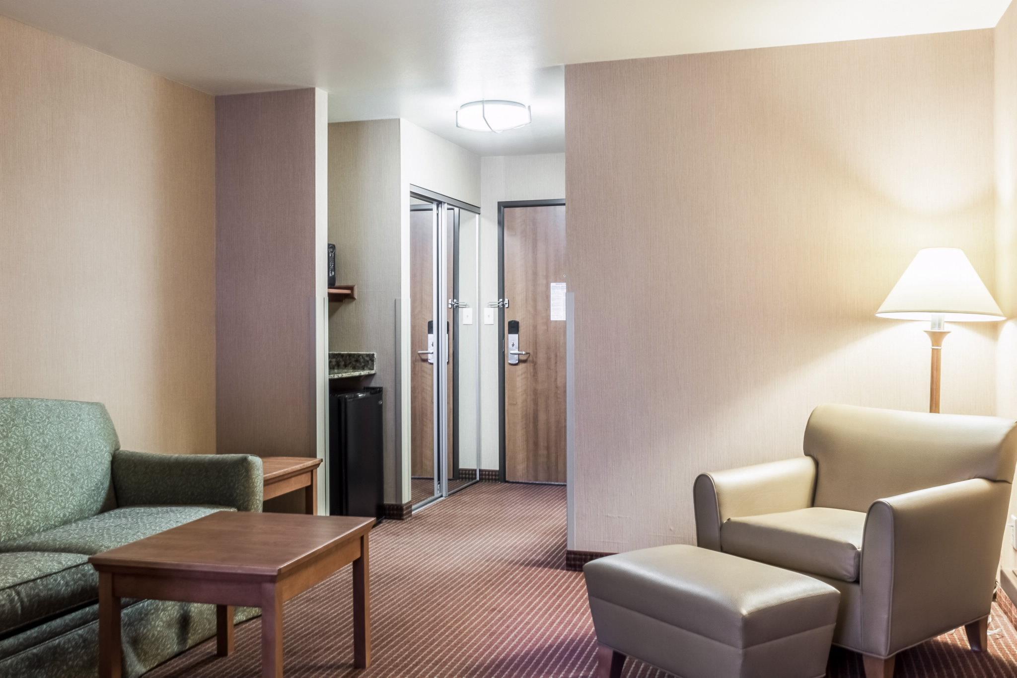 Comfort Inn & Suites Mitchell I-90 Εξωτερικό φωτογραφία