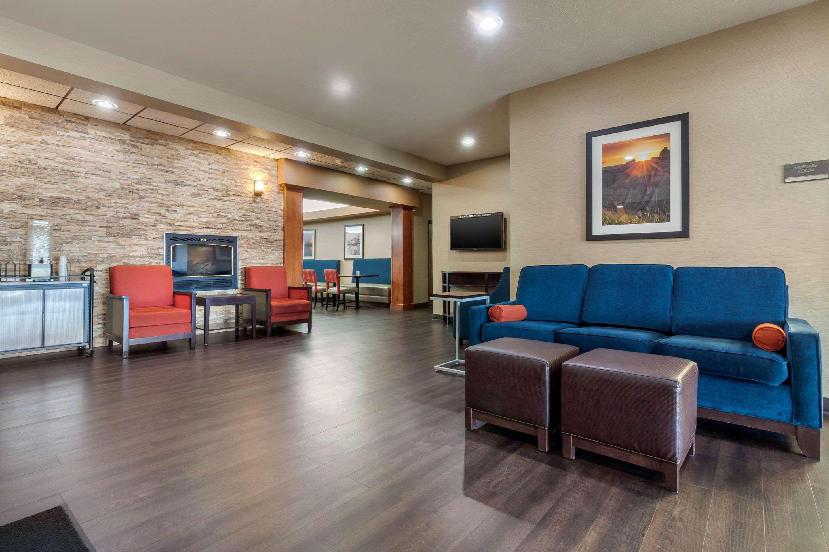 Comfort Inn & Suites Mitchell I-90 Εξωτερικό φωτογραφία