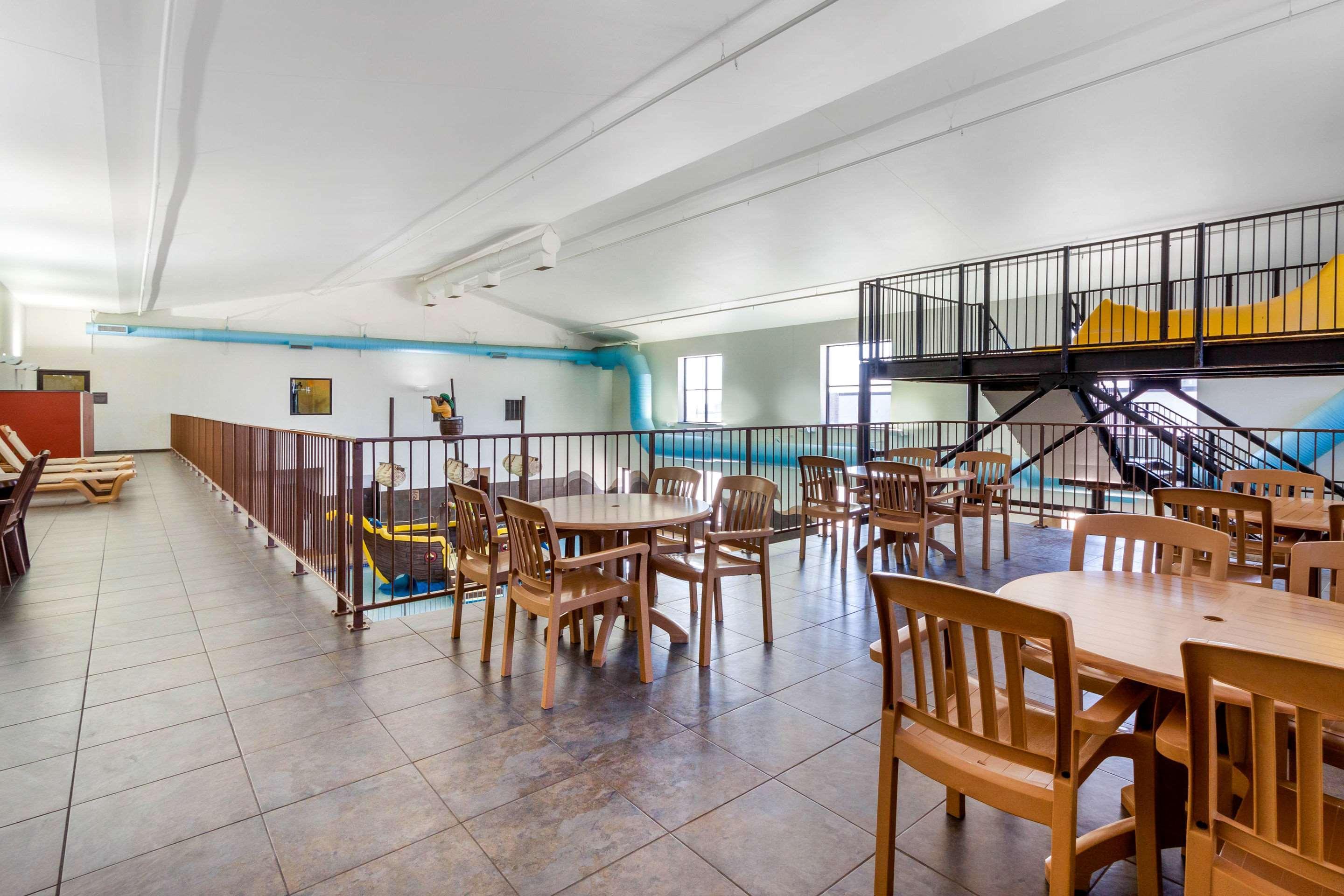 Comfort Inn & Suites Mitchell I-90 Εξωτερικό φωτογραφία