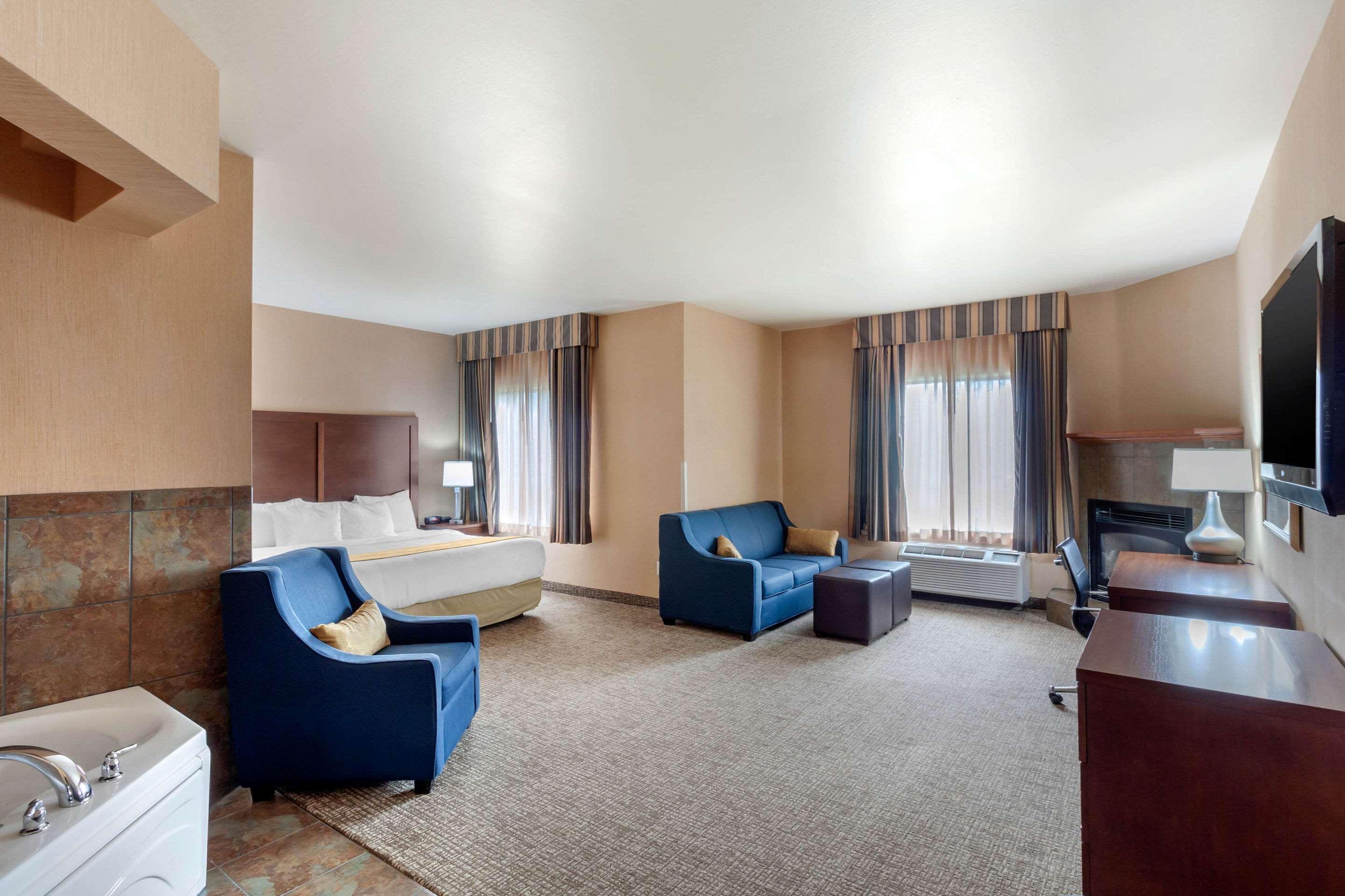 Comfort Inn & Suites Mitchell I-90 Εξωτερικό φωτογραφία