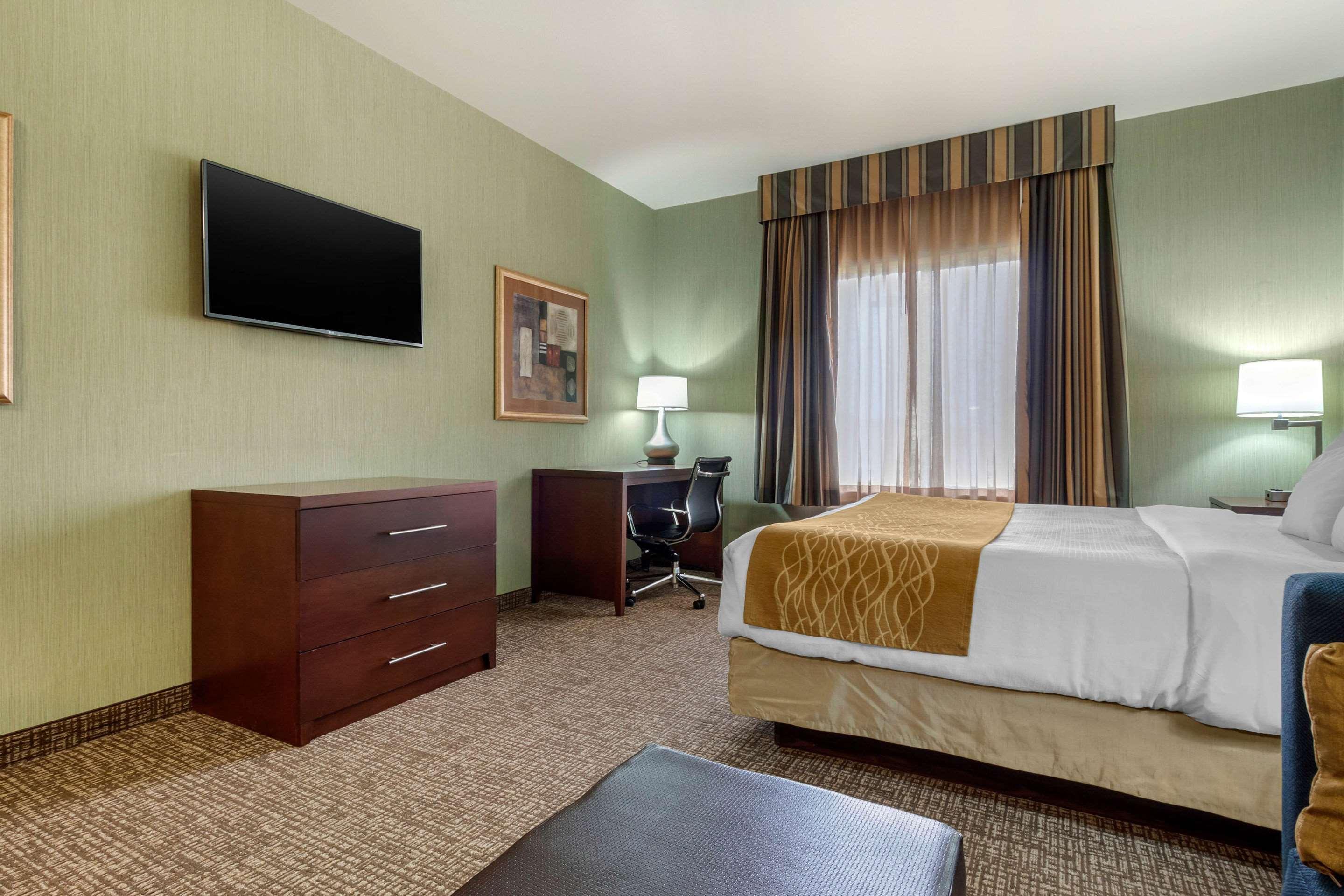 Comfort Inn & Suites Mitchell I-90 Εξωτερικό φωτογραφία