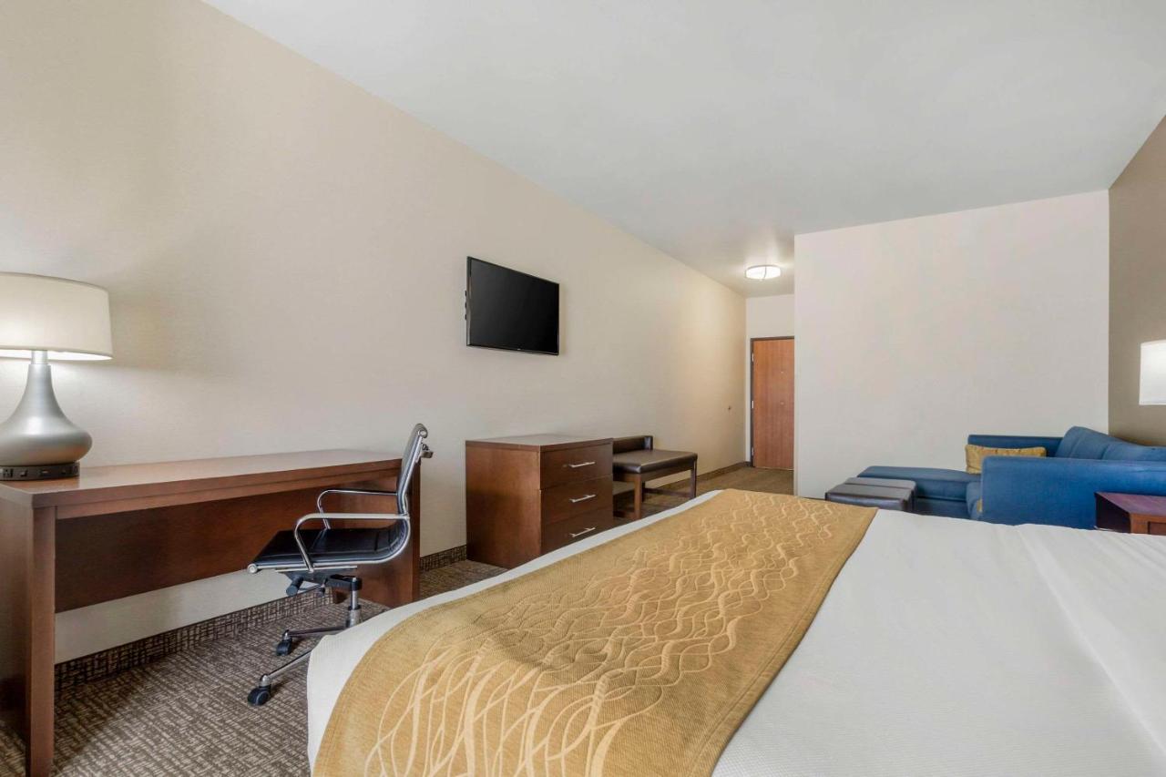 Comfort Inn & Suites Mitchell I-90 Εξωτερικό φωτογραφία