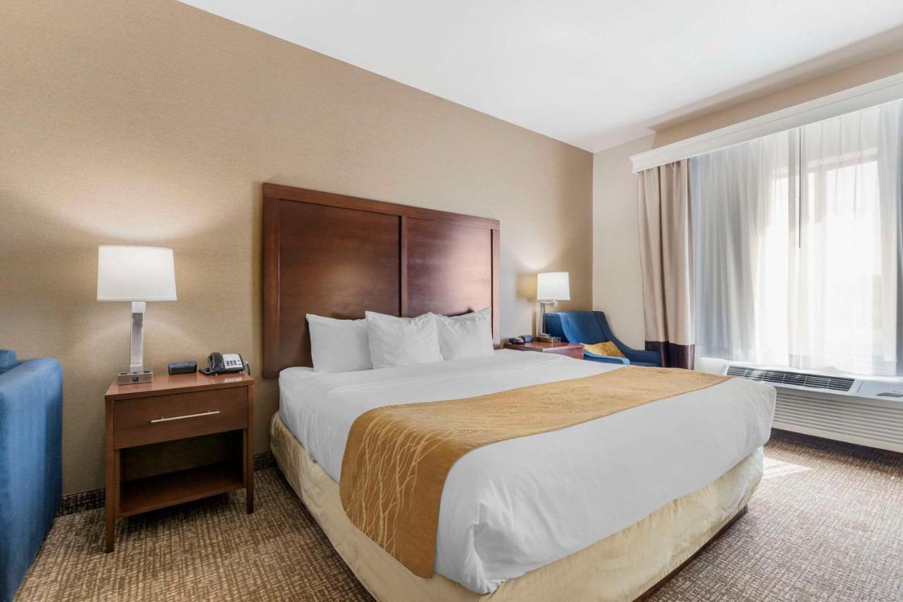 Comfort Inn & Suites Mitchell I-90 Εξωτερικό φωτογραφία