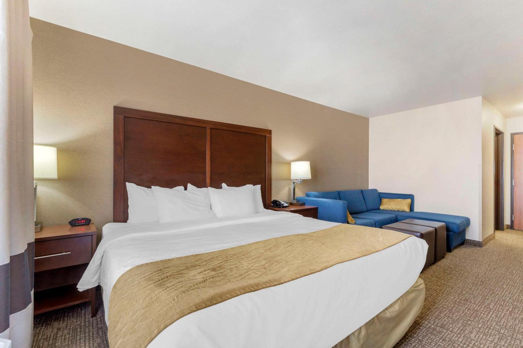 Comfort Inn & Suites Mitchell I-90 Εξωτερικό φωτογραφία