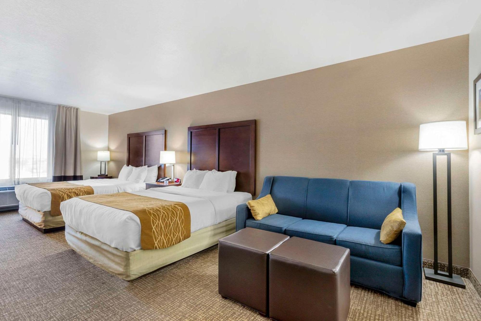 Comfort Inn & Suites Mitchell I-90 Εξωτερικό φωτογραφία